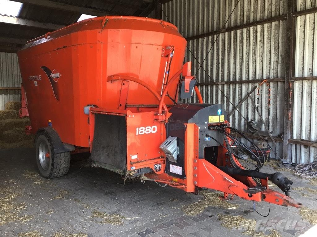 Kuhn Profile 1880 ミキサーフィーダー