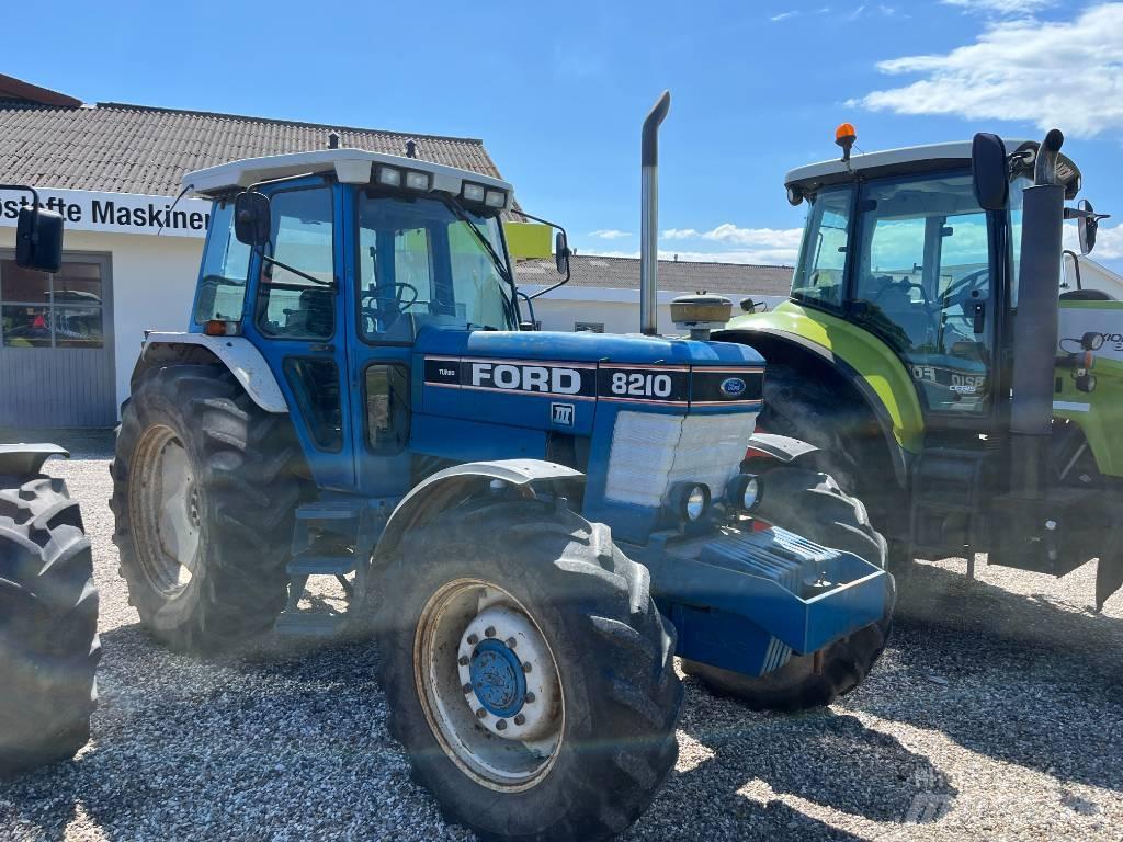 Ford 8210 Force III トラクター