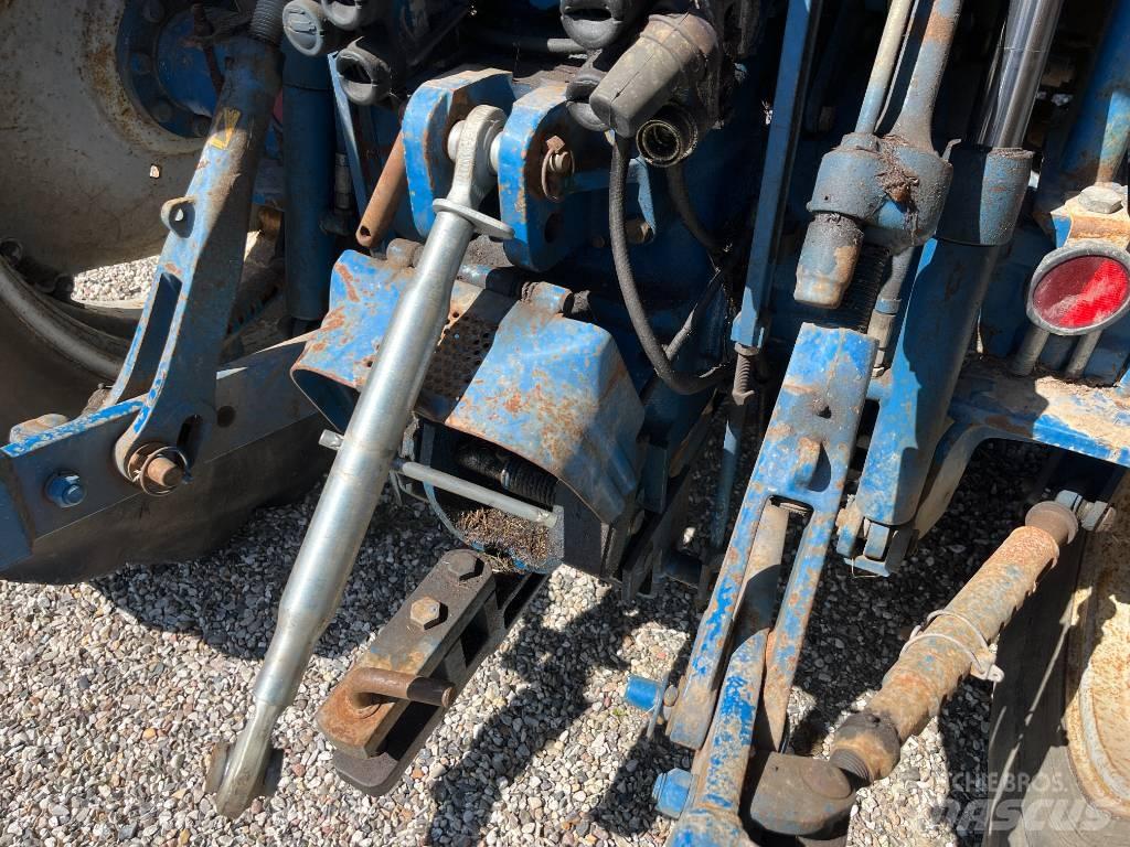 Ford 8210 Force III トラクター