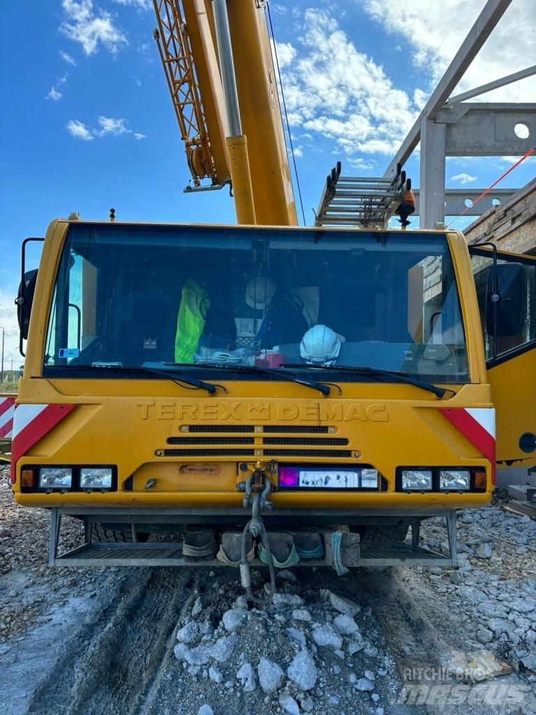 Terex Demag AC 100 ラフテレーンクレーン