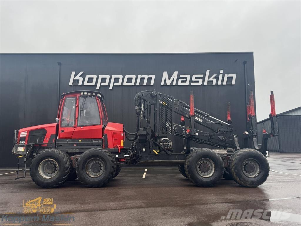 Komatsu 895 フォワーダー