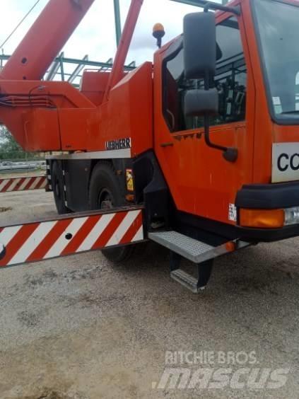 Liebherr LTM 1030-2 ラフテレーンクレーン