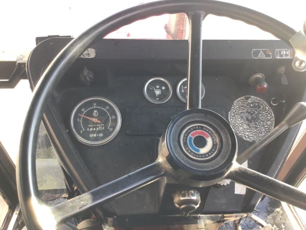 International 684 トラクター