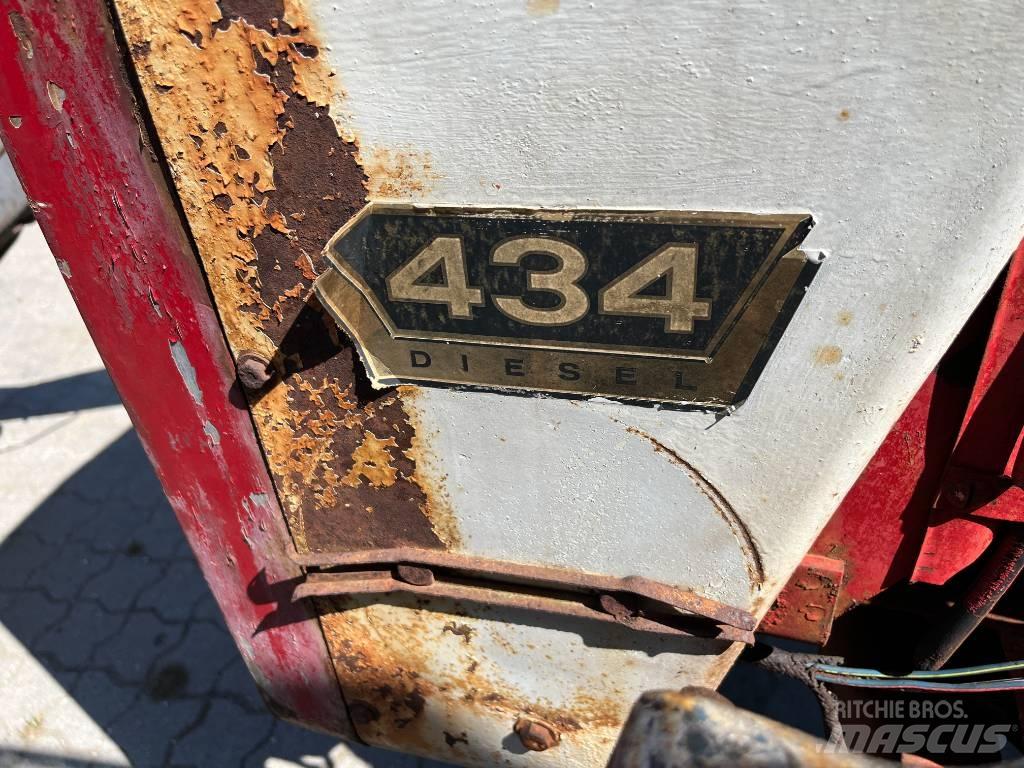 McCormick IH 434 トラクター
