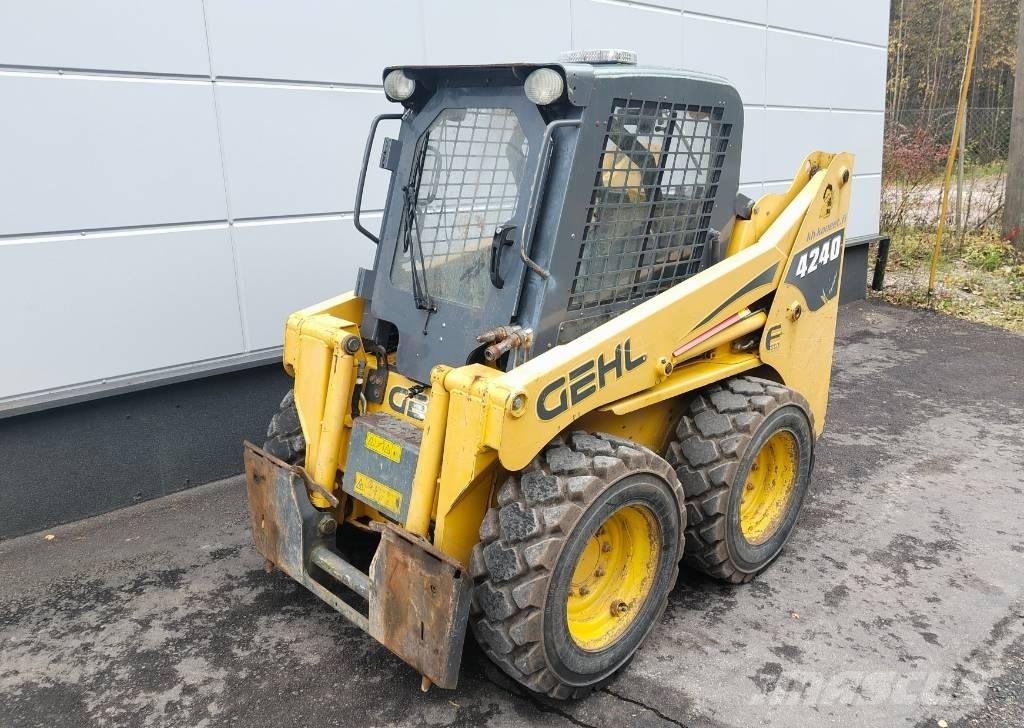Gehl 4240 E スキッドステアローダー