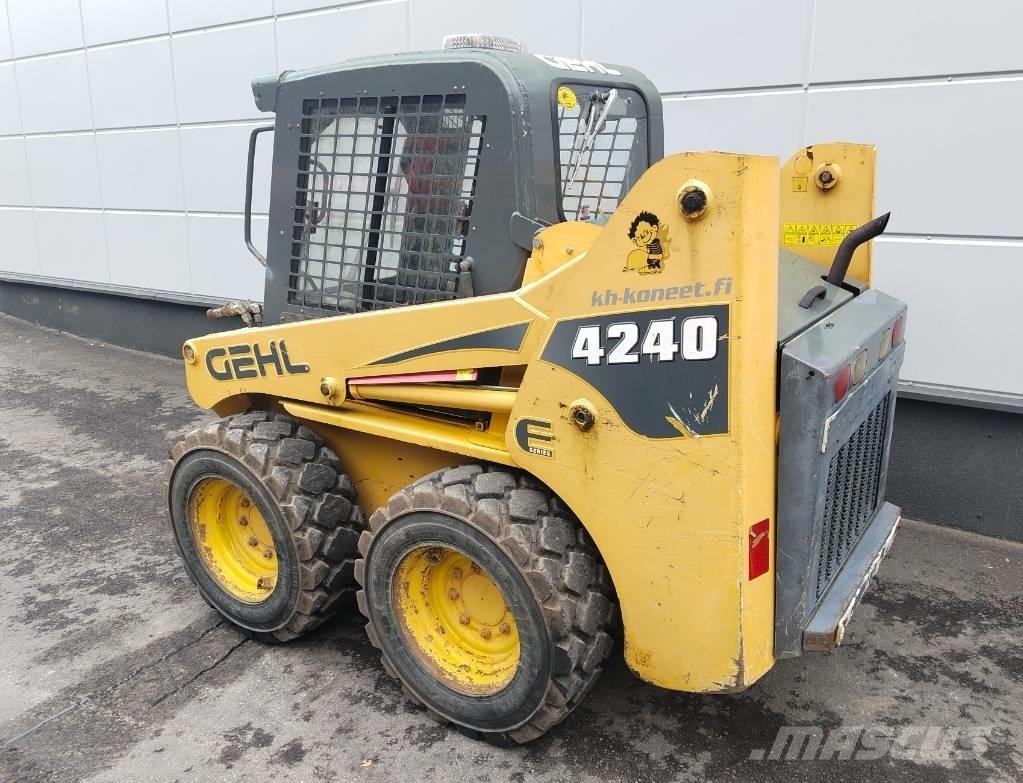 Gehl 4240 E スキッドステアローダー
