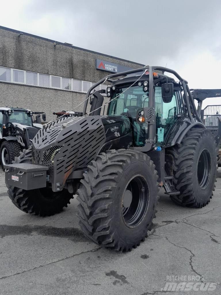 Valtra T 175 ED 林業トラクター