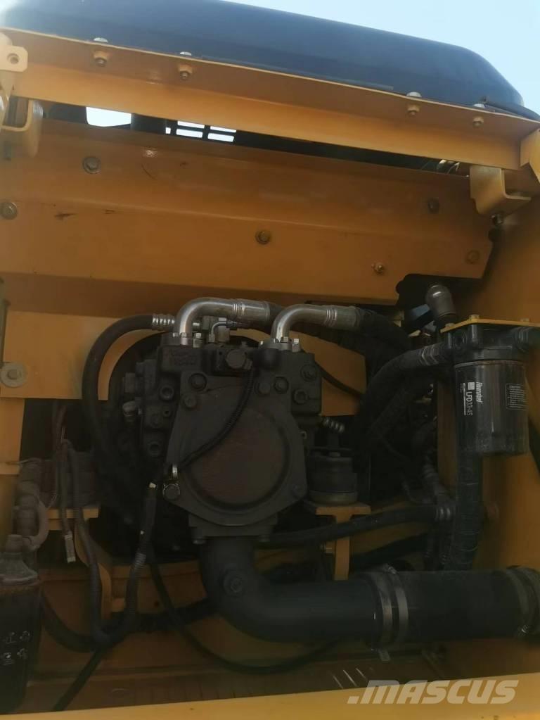 Komatsu PC 160 LC-7 大型油圧ショベル12t以上（パワーショベル・ユンボ）