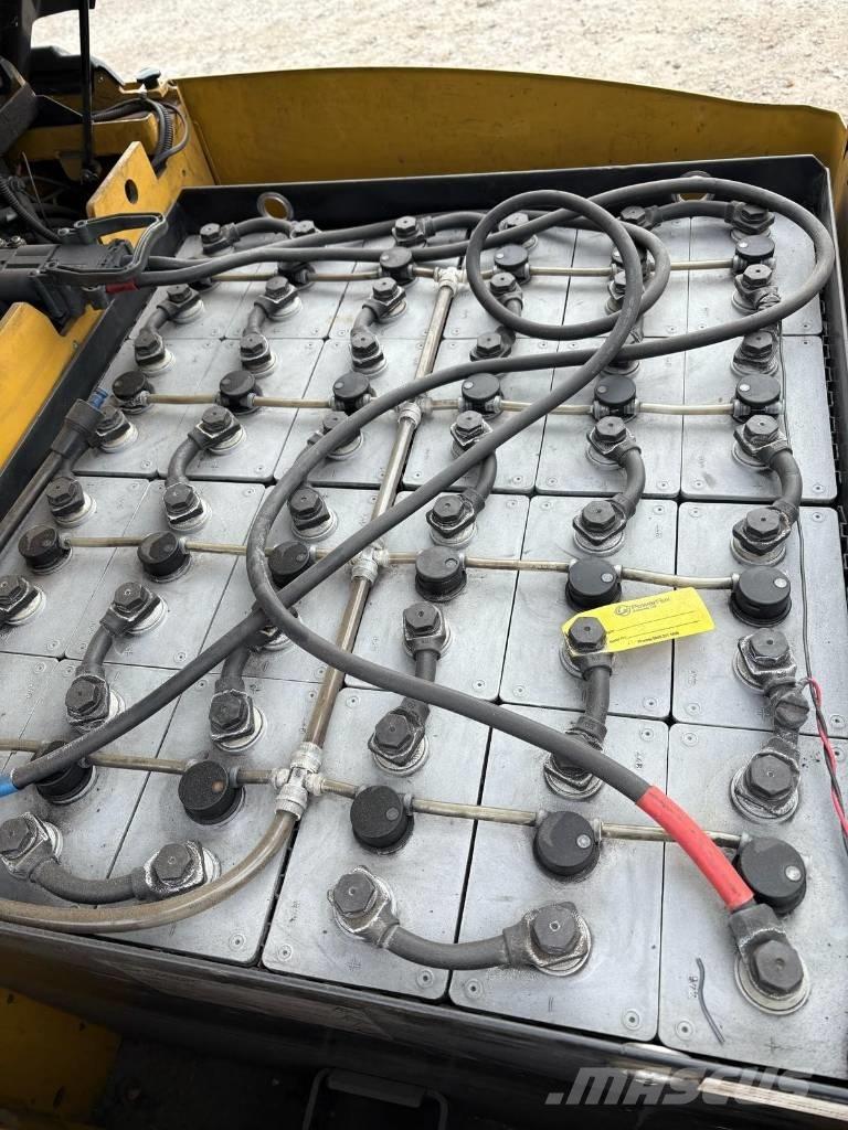 CAT EP18PNT バッテリーフォークリフト