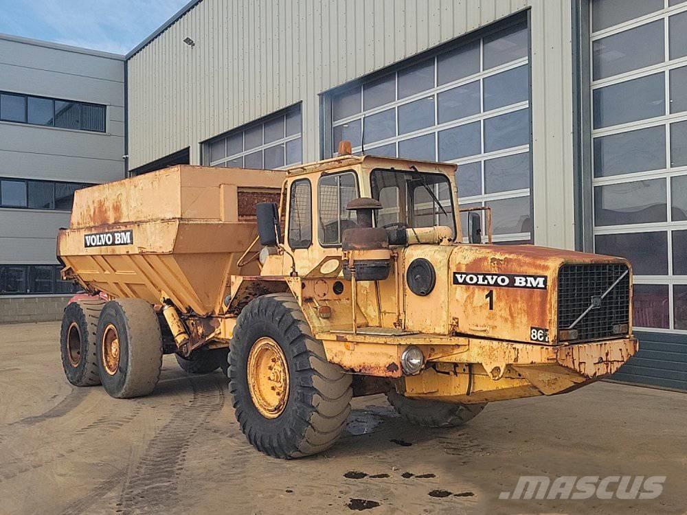 Volvo BM 861 アーティキュレート式ダンプトラック