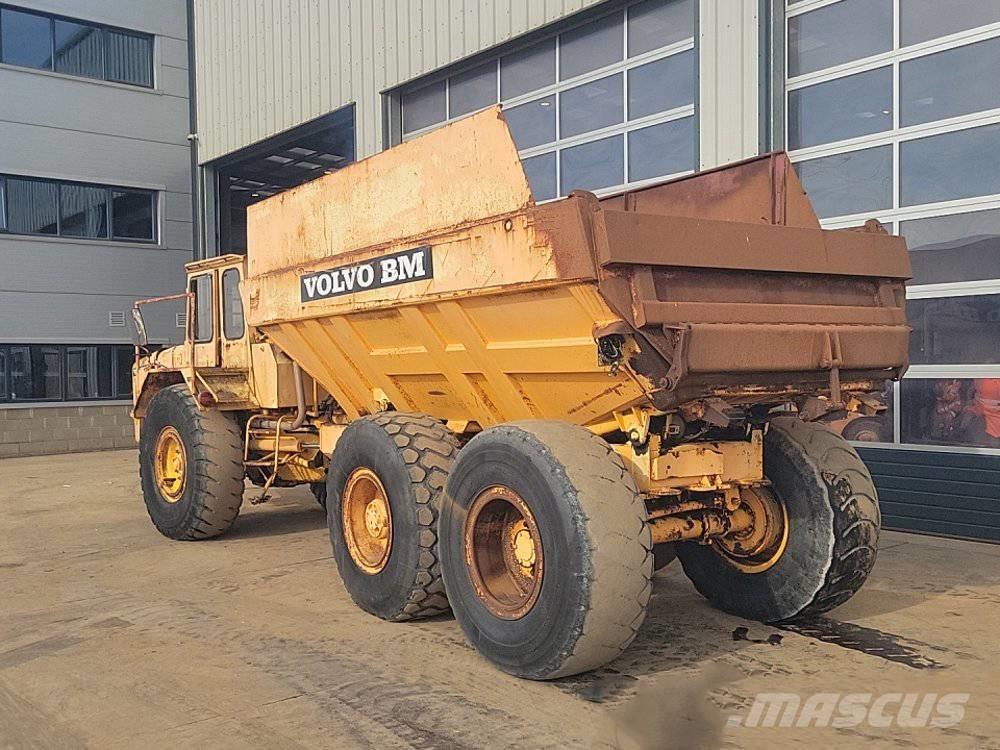 Volvo BM 861 アーティキュレート式ダンプトラック
