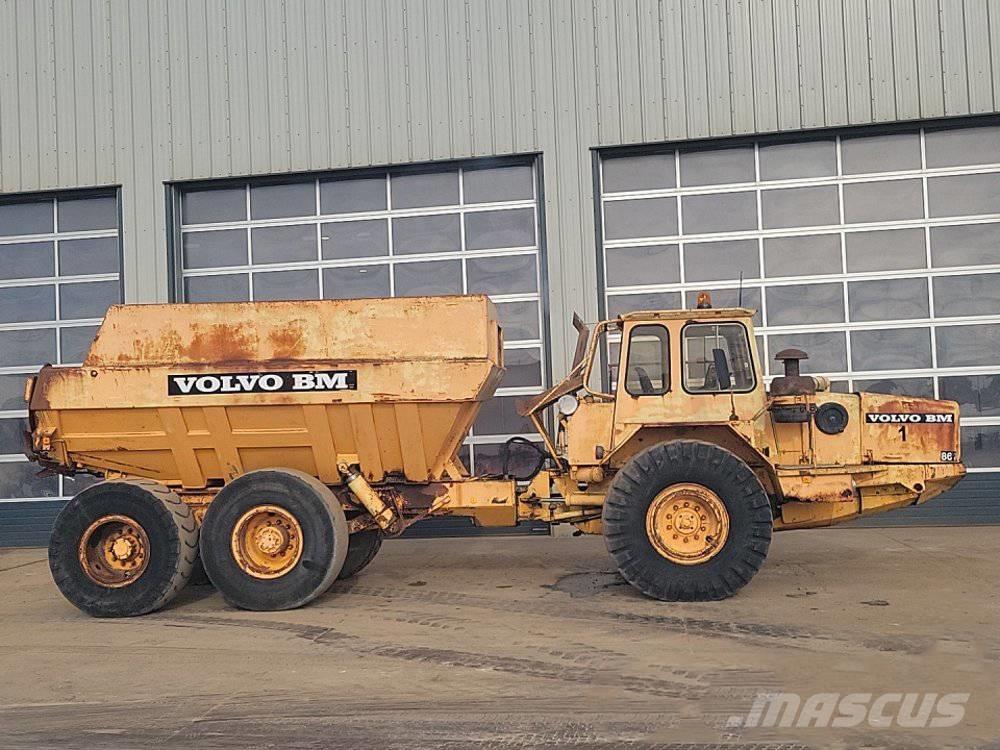 Volvo BM 861 アーティキュレート式ダンプトラック