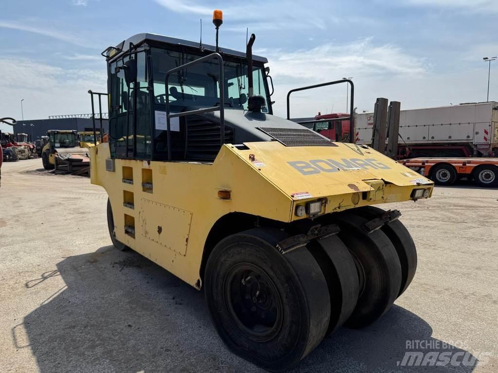 Bomag BW 24 R タイヤローラ