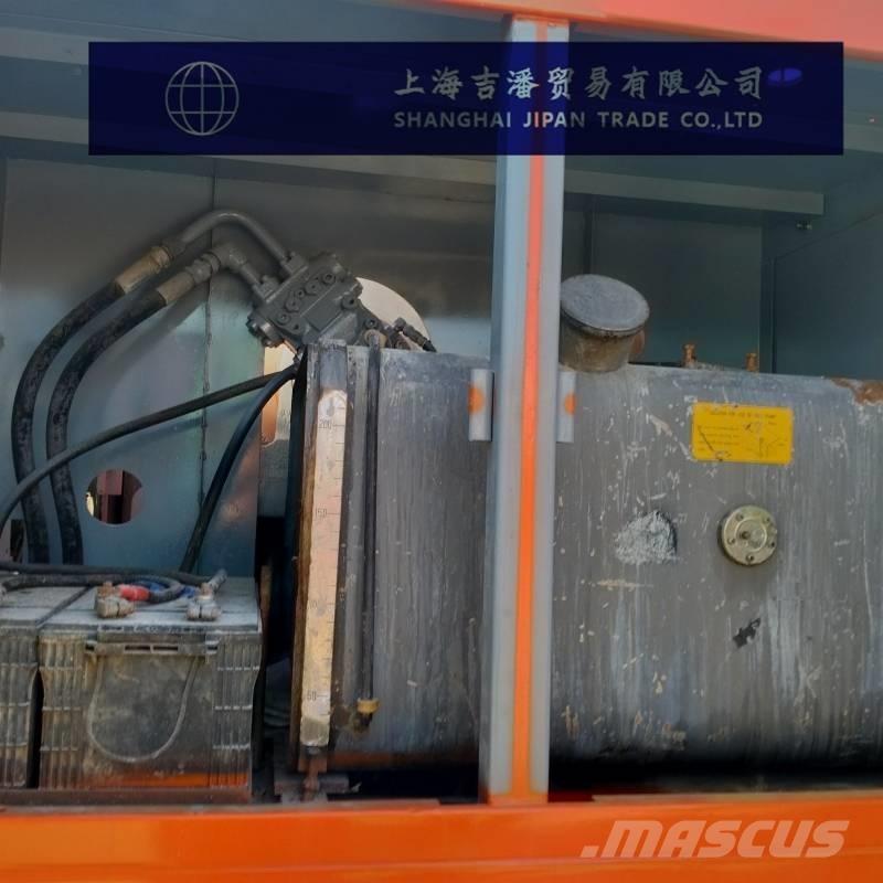 Hitachi KH 150-3 クローラクレーン