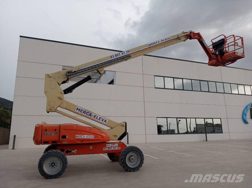 JLG E 600 JP ブームリフト　屈伸型