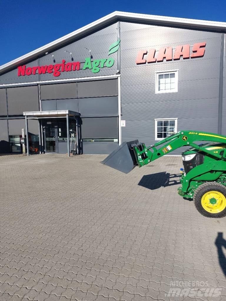 John Deere 3046 R トラクター