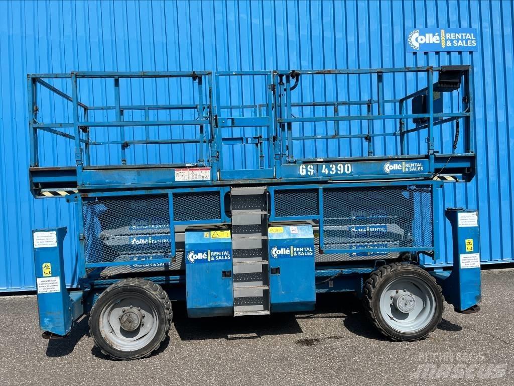 Genie GS 4390 RT シザースリフト