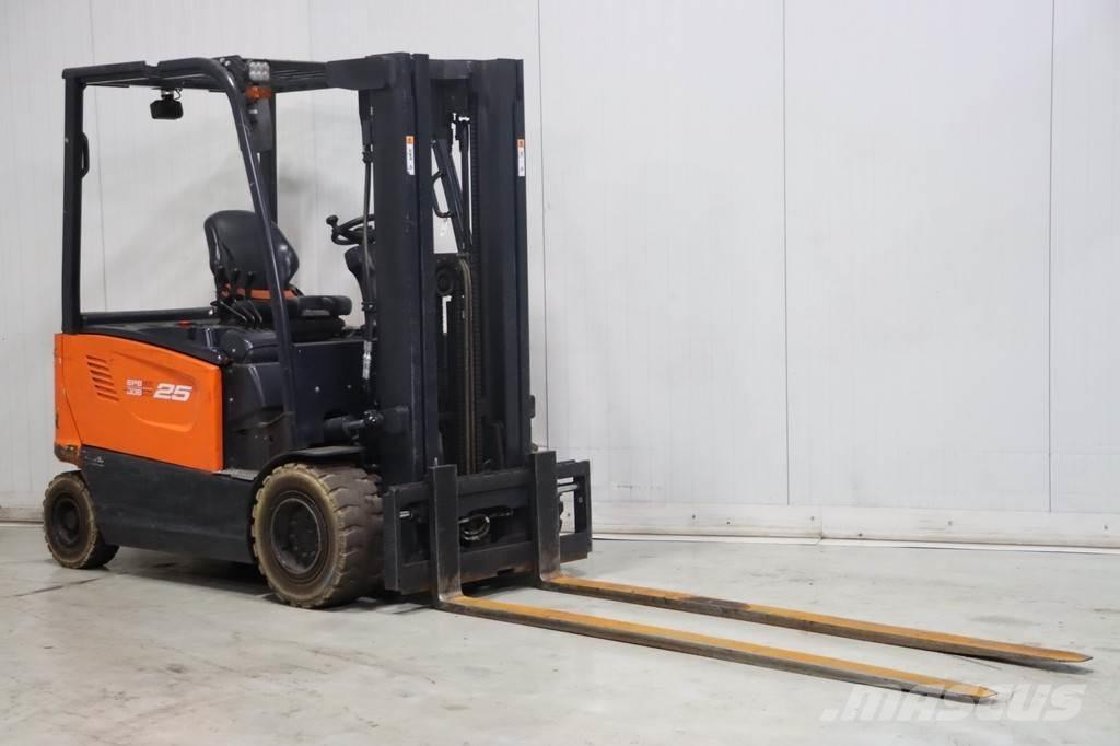 Doosan B25X-7 バッテリーフォークリフト