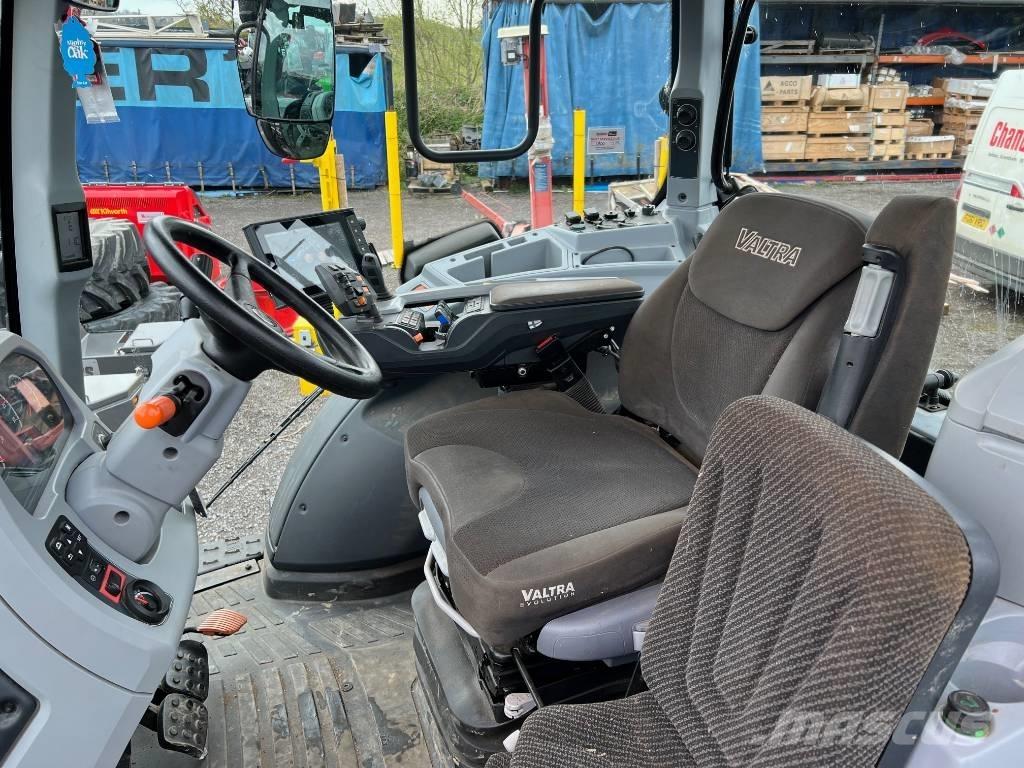 Valtra T 254 V トラクター