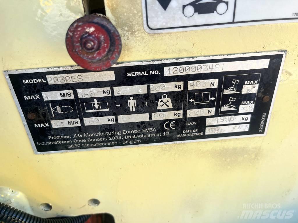JLG 2030ES     V-3450 垂直昇降型リフト