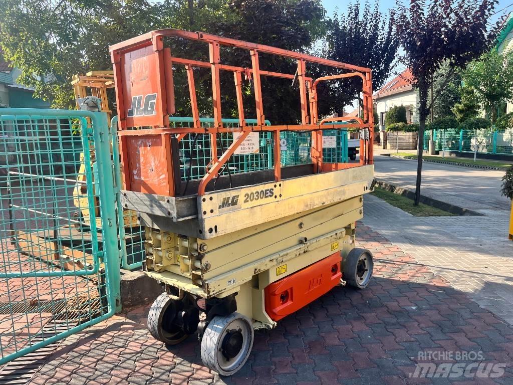 JLG 2030ES     V-3450 垂直昇降型リフト