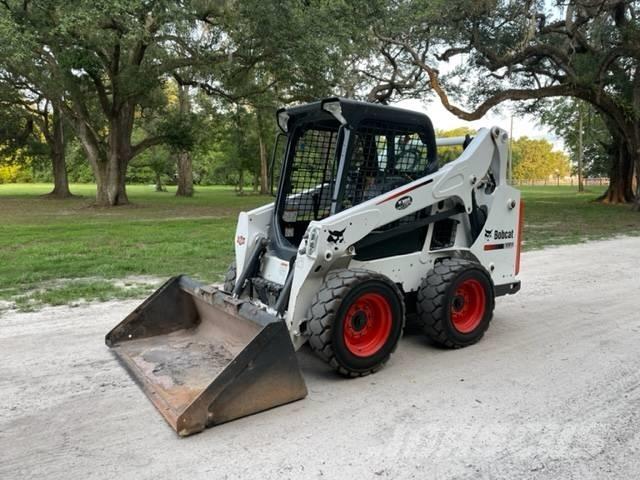 Bobcat S 530 スキッドステアローダー