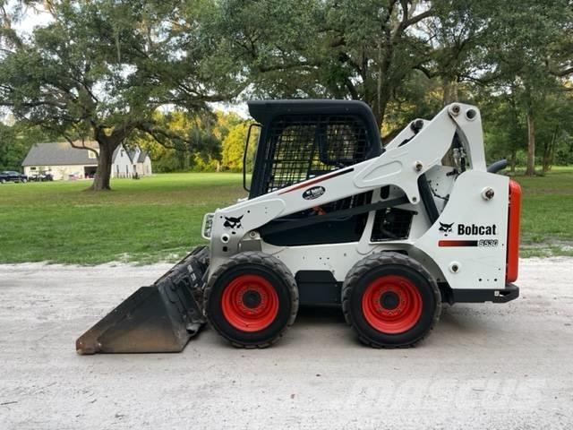 Bobcat S 530 スキッドステアローダー