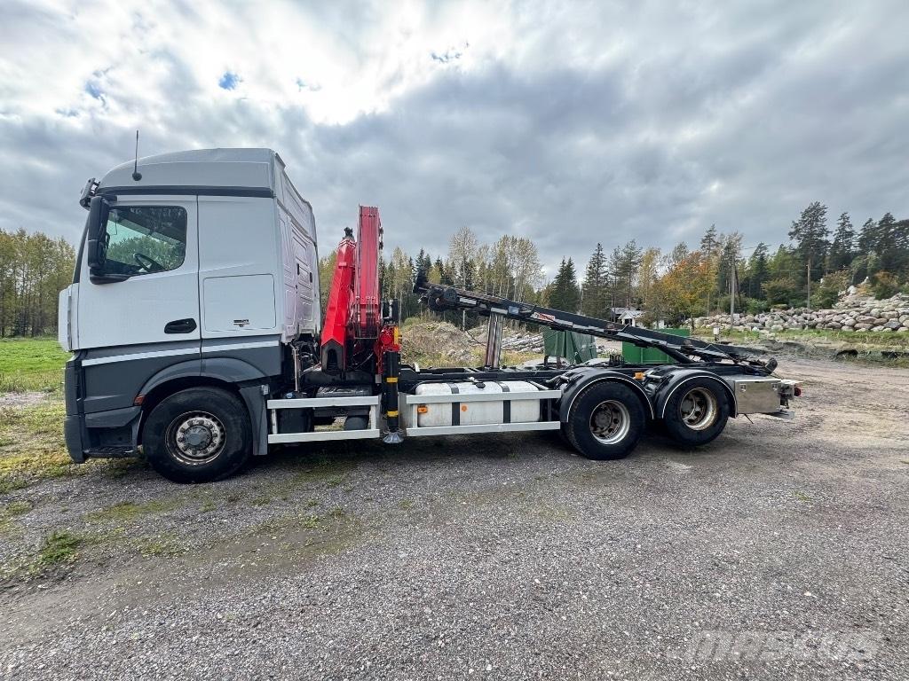 Mercedes-Benz 2653 L クレーントラック、ユニック車