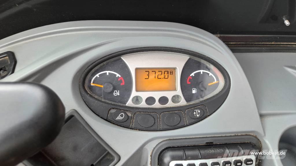 Bobcat E 17 ミニ油圧ショベル 7t以下（ミニユンボ・ミニディガー）