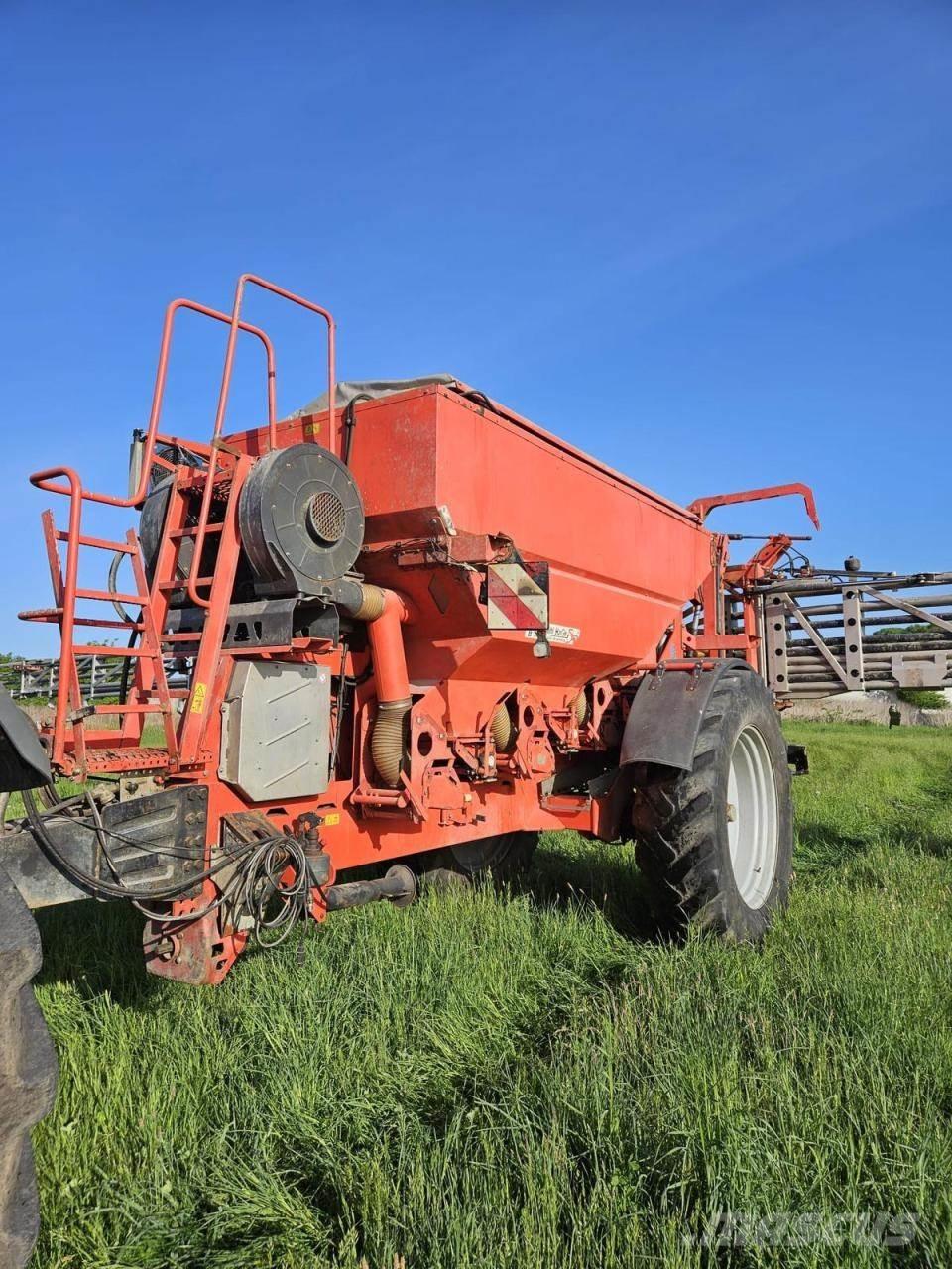 Rauch AGT6036 ミネラル散布機
