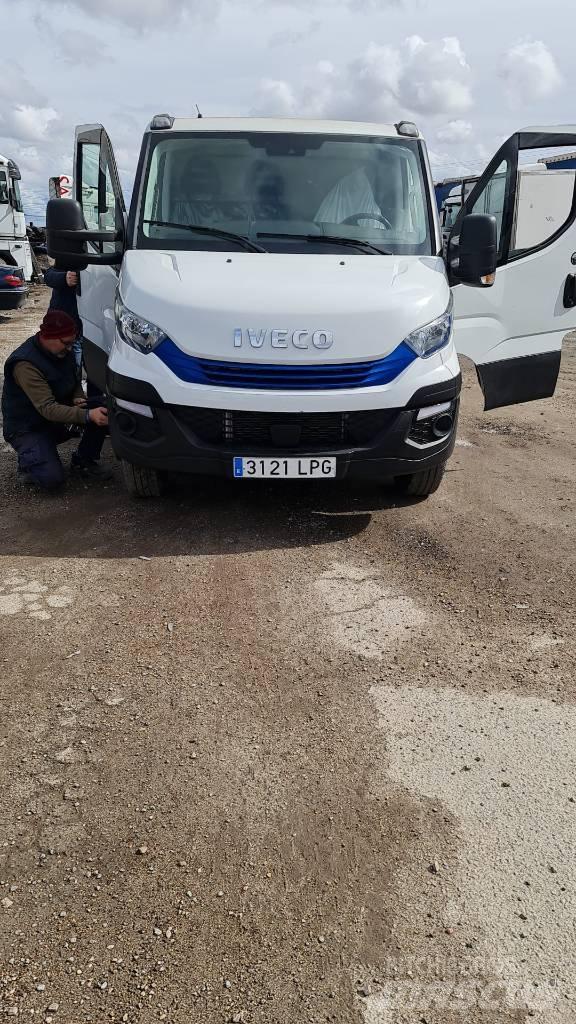 Iveco Daily 70C14GNC 瓦礫除去機