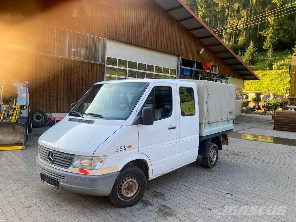 Mercedes-Benz 212 D ピックアップ／ドロップサイド