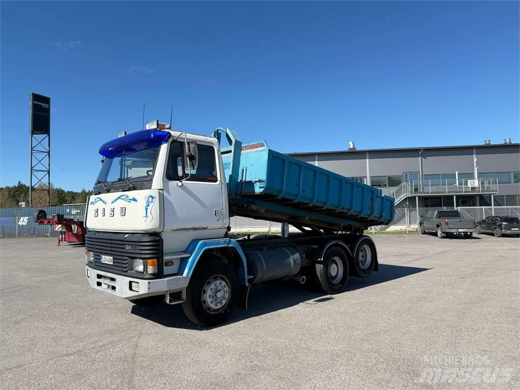 Sisu SM300 6x2 ケーブルリフト着脱式トラック