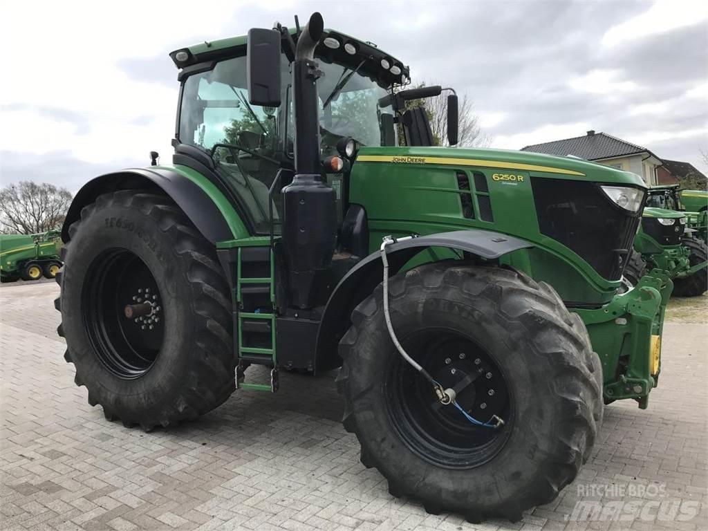 John Deere 6250R トラクター
