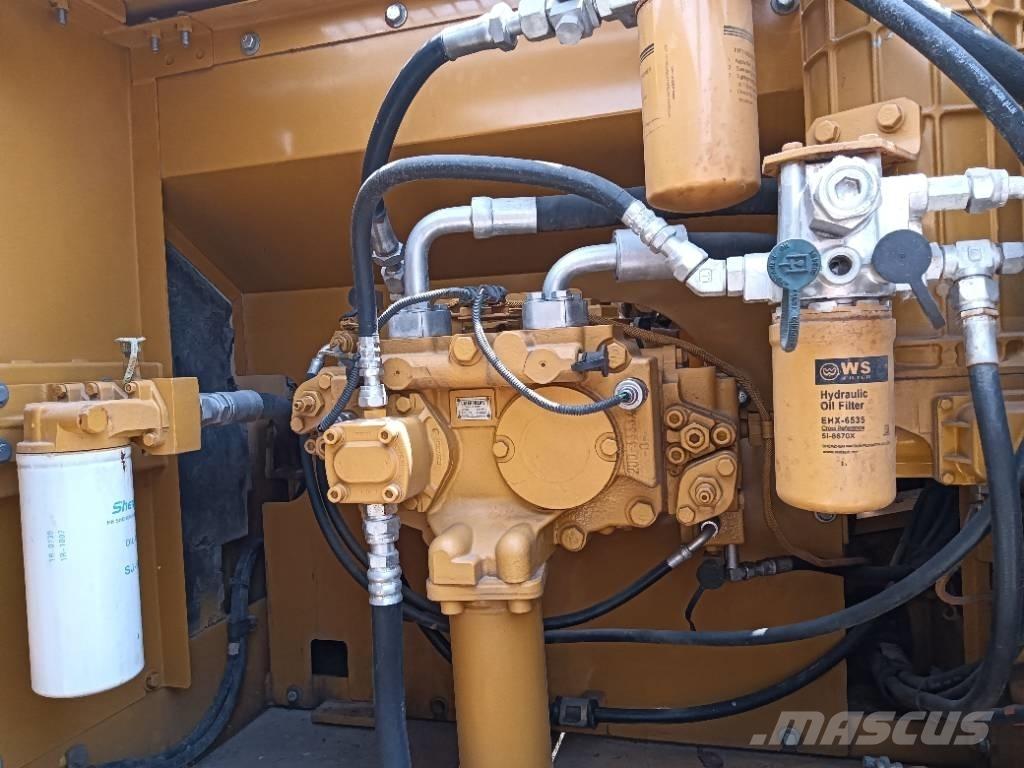 CAT 325 D 大型油圧ショベル12t以上（パワーショベル・ユンボ）