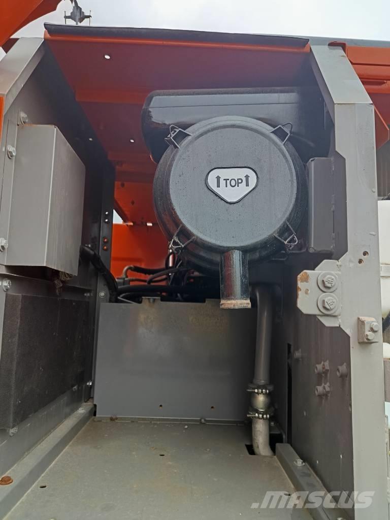 Hitachi ZX 210 大型油圧ショベル12t以上（パワーショベル・ユンボ）