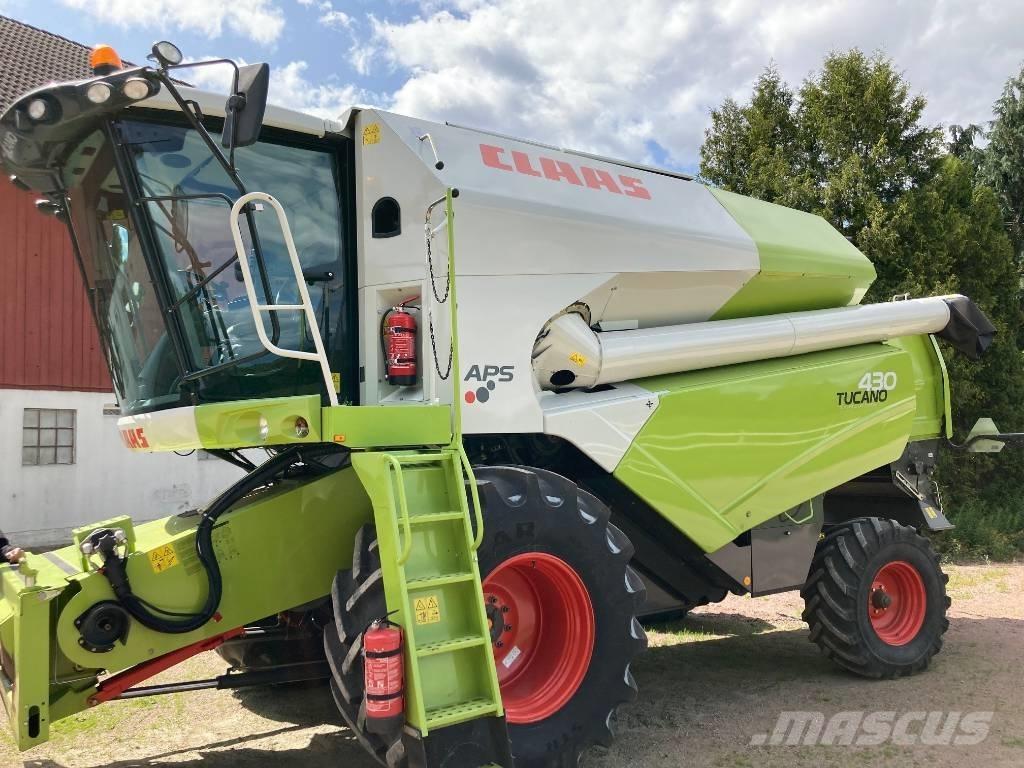 CLAAS Tucano 430 コンバイン