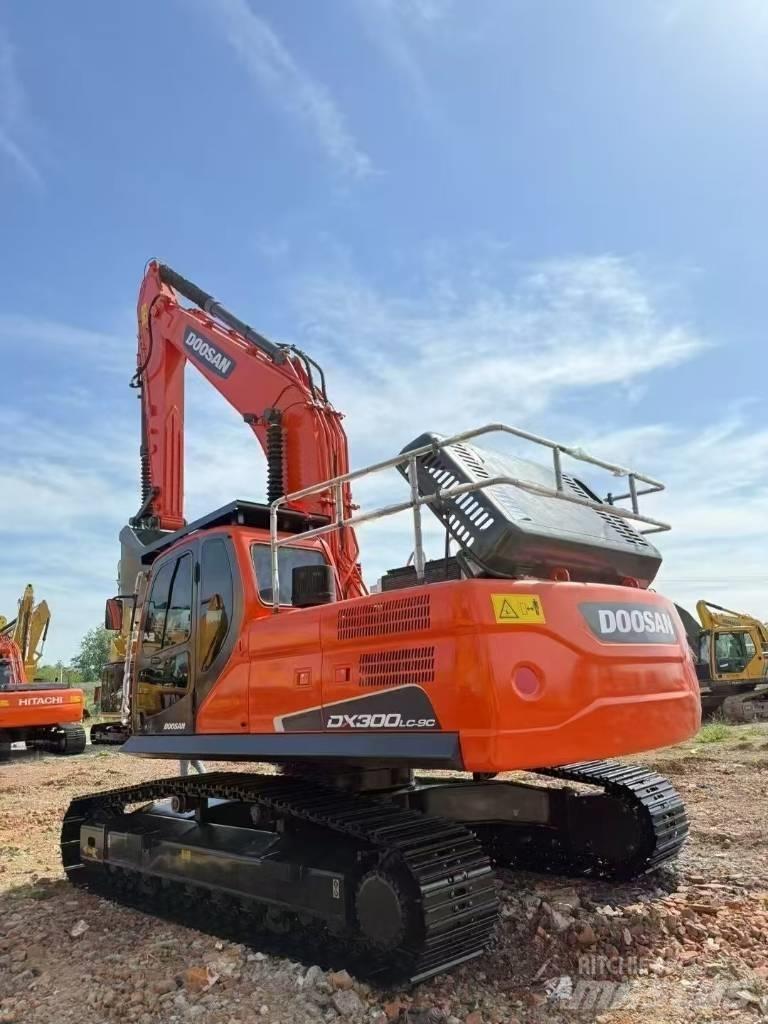 Doosan DX300LC-9C 大型油圧ショベル12t以上（パワーショベル・ユンボ）