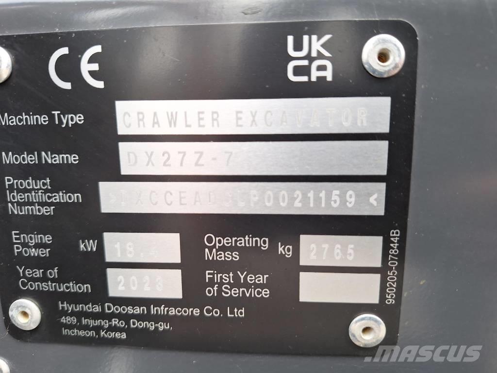 Develon DX 27 Z-7 ミニ油圧ショベル 7t以下（ミニユンボ・ミニディガー）