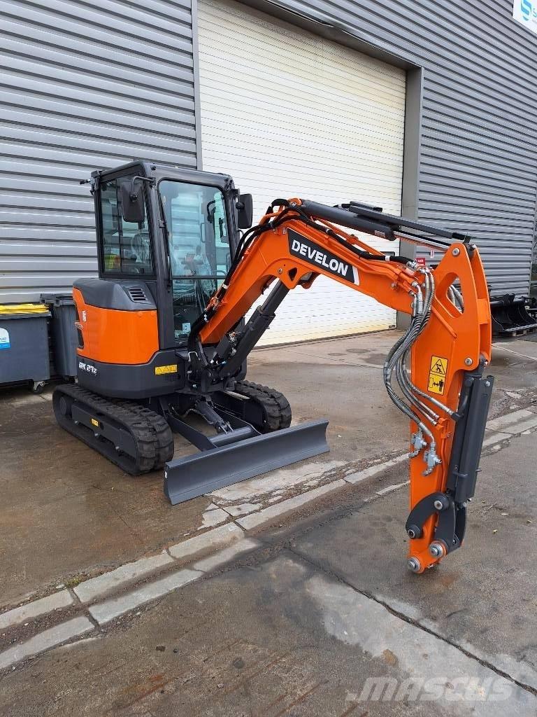 Develon DX 27 Z-7 ミニ油圧ショベル 7t以下（ミニユンボ・ミニディガー）