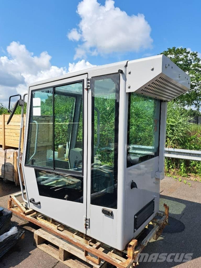 Fuchs D & E Cabin キャビン及び内装