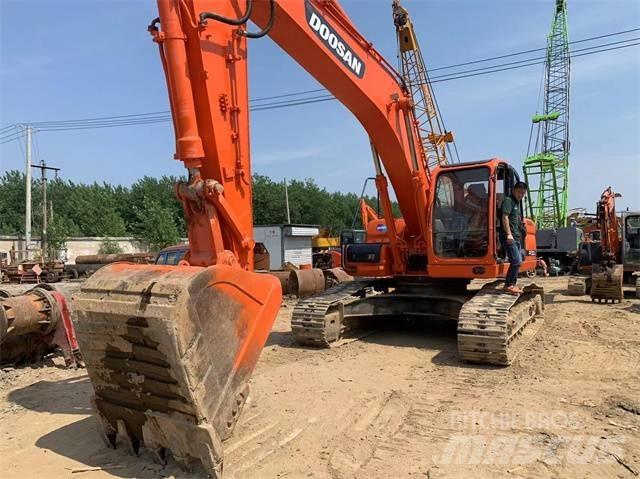 Doosan DX 300 LC 大型油圧ショベル12t以上（パワーショベル・ユンボ）
