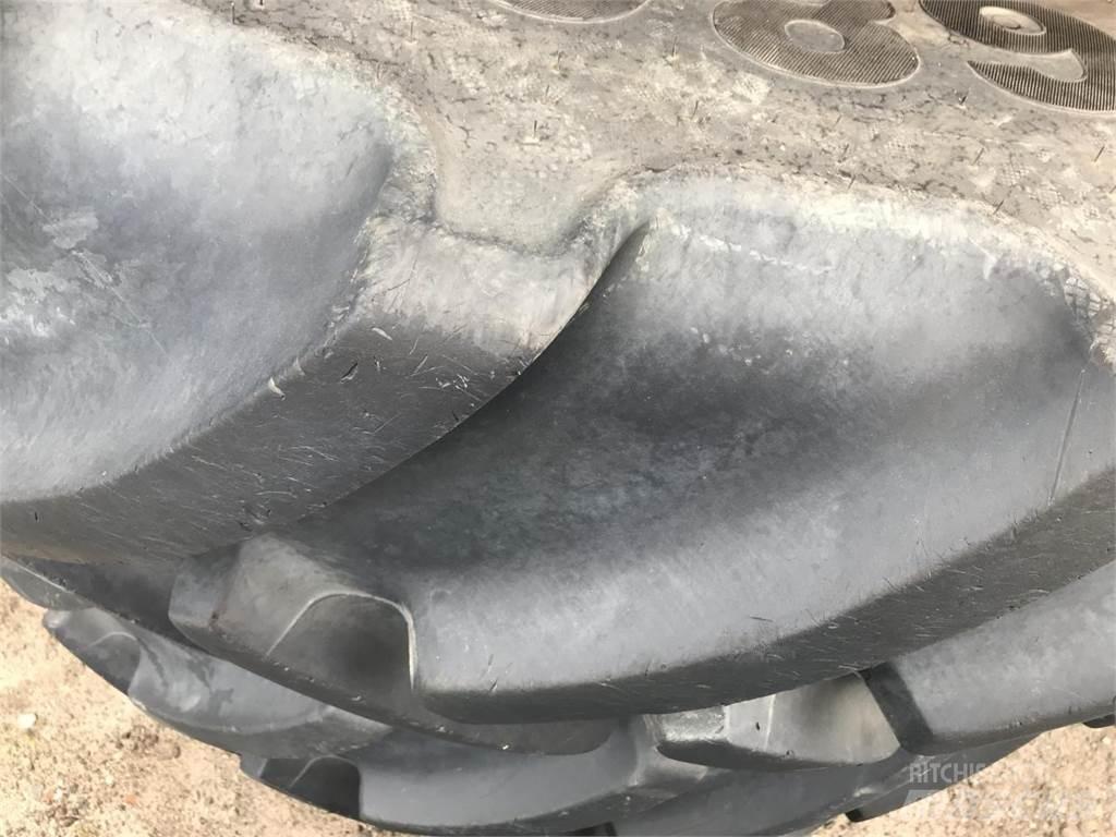 Mitas 680/80R42 タイヤ、ホイル、リム