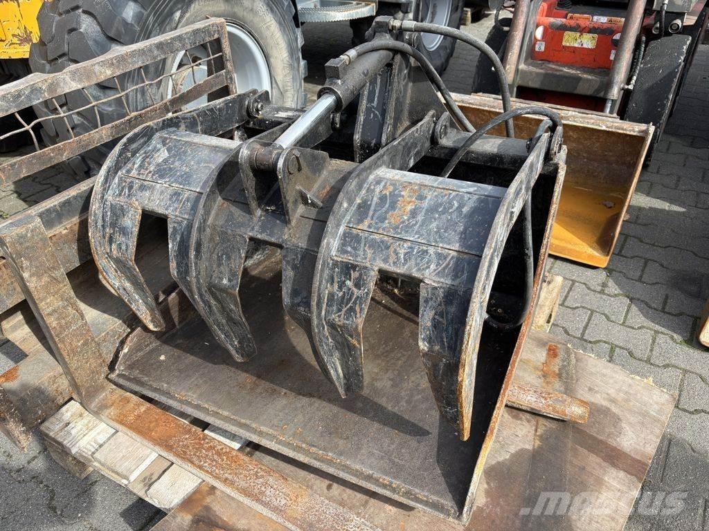 Thomas T83S スキッドステアローダー