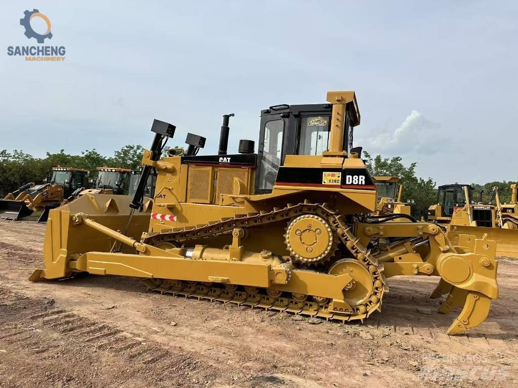 CAT D 8 R ブルドーザー