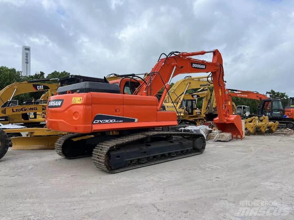 Doosan DX 300 大型油圧ショベル12t以上（パワーショベル・ユンボ）