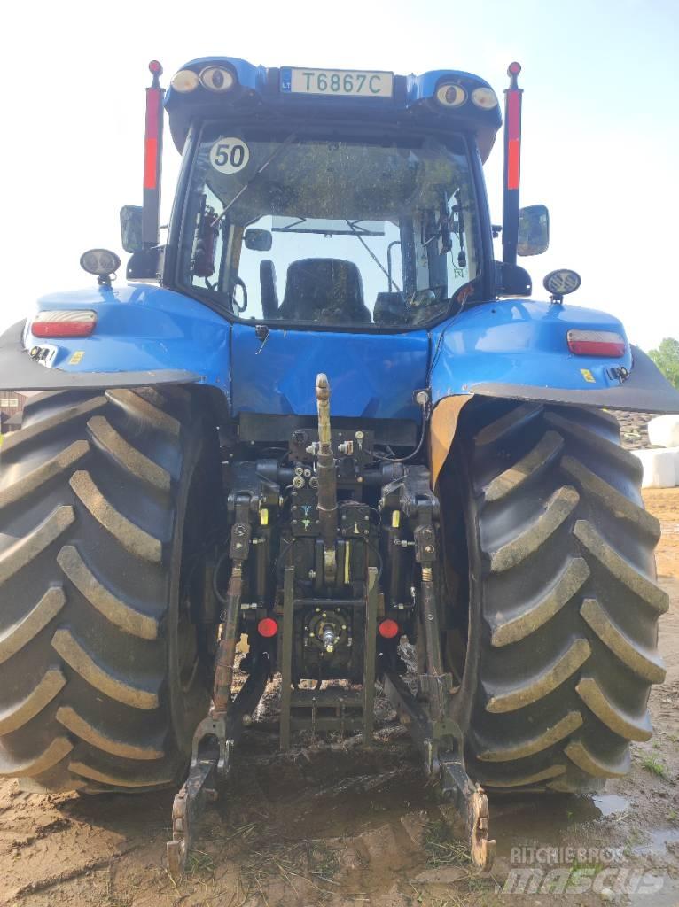 New Holland T 8.360 トラクター