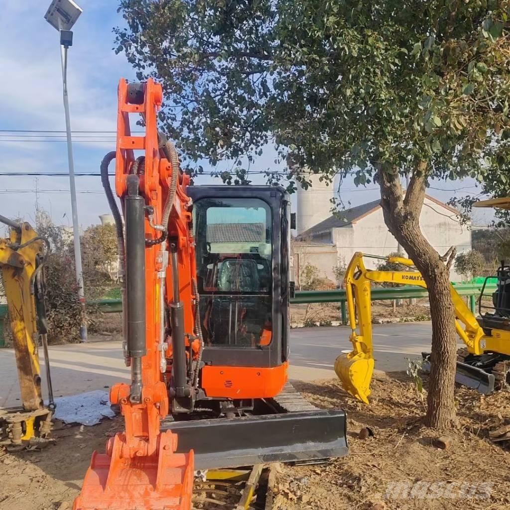 Kubota U 30 ミニ油圧ショベル 7t以下（ミニユンボ・ミニディガー）