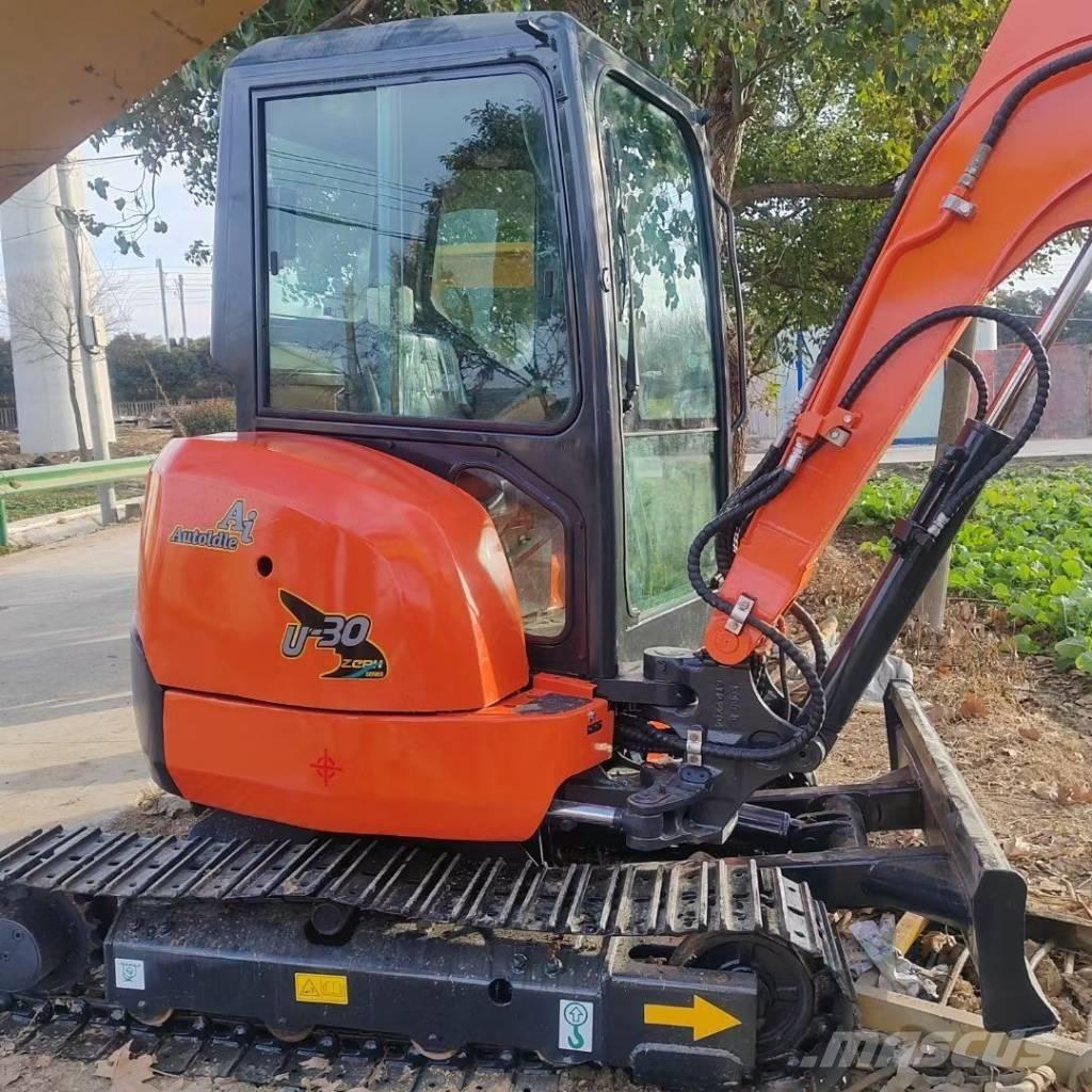 Kubota U 30 ミニ油圧ショベル 7t以下（ミニユンボ・ミニディガー）