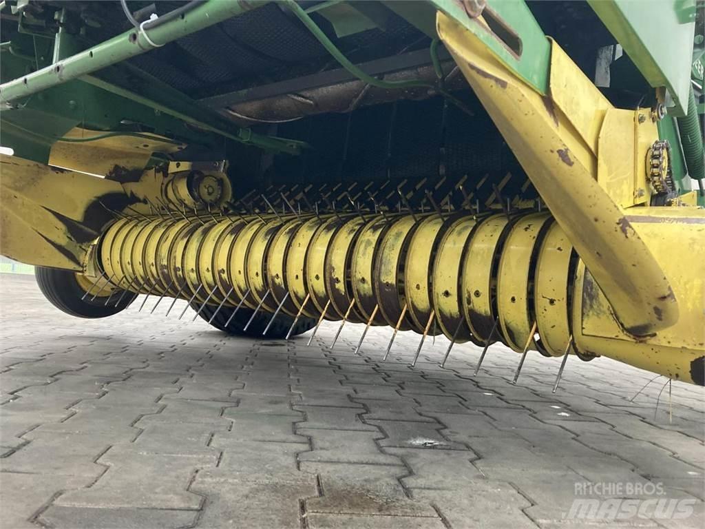 John Deere 550 ラウンドベーラー